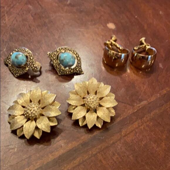 Vintage lot of 3 clip and screw back earrings - Picture 2 of 5